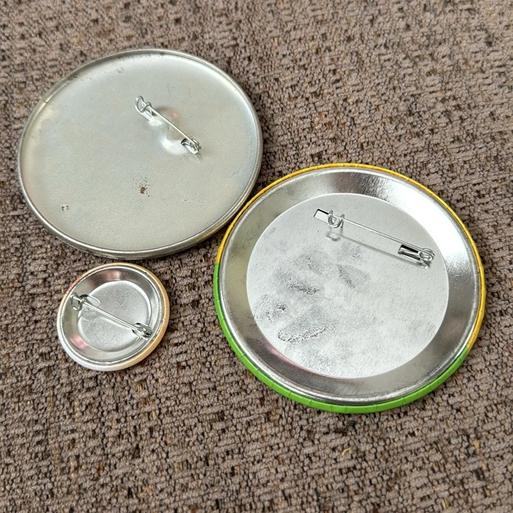 Disney Buttons - Picture 2 of 2